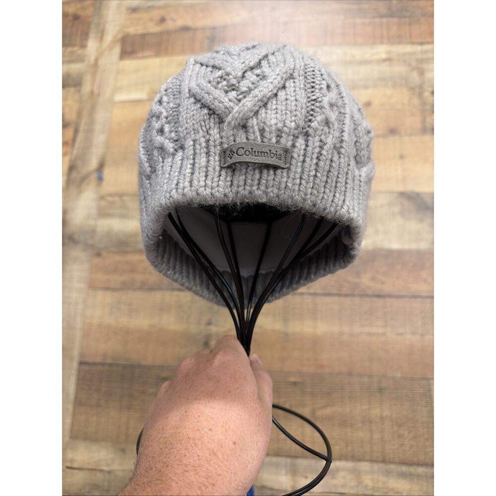 Columbia Gray Cable Knit Outdoor Beanie Hat With Omni Heat Lining